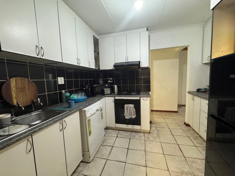 3 Bedroom Property for Sale in Park Village Western Cape